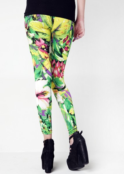 women's under armour capris