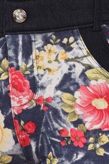 Lady's Monterey Jegging with Flower Prints in the Front and Rhinestones Pocket Accents style 5