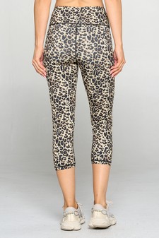 Women's Cheetah Print Activewear Capri Leggings style 4