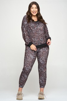 Women's Cheetah Print Loungewear Set style 4