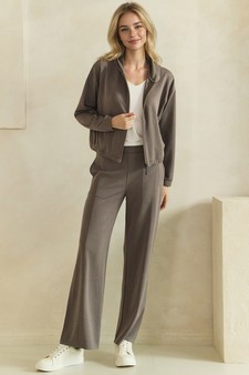 ETA 08/06/26 - Effortless Thin modal Straight-Leg High Rise Pants style 5