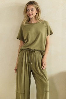 Relaxed Soft Stretch Top and Wide-Leg Pant Set style 4