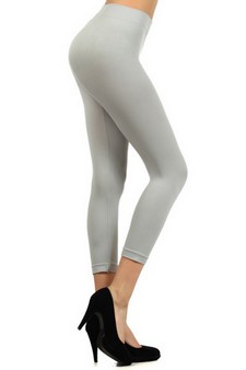 Lady's Solid Color Nylon Seamless Capri Legging