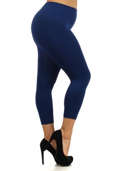 Lady's Solid Color Nylon Seamless Capri Legging